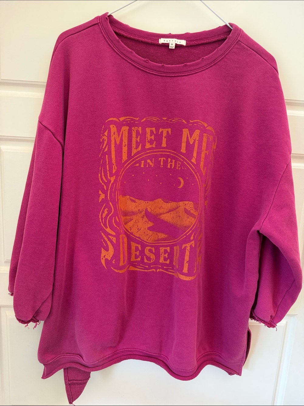 Baevely Magenta Graphic 'Meet Me in the Desert' Sweatshirt